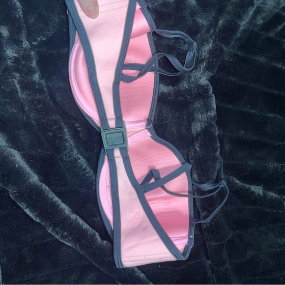 Triangl top - Picture 5 of 6